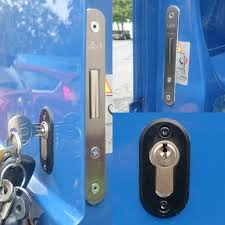 Van lock installation 8